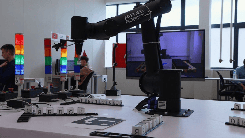 Манипуляторы ARM на финале чемпионата «Профессионалы» в Калуге